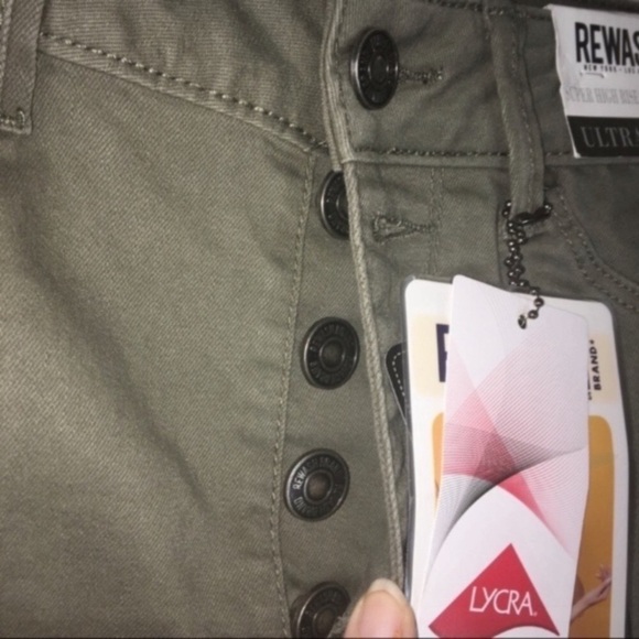 NWT Rewash High Rise Dusty Olive Shorts - Picture 2 of 4